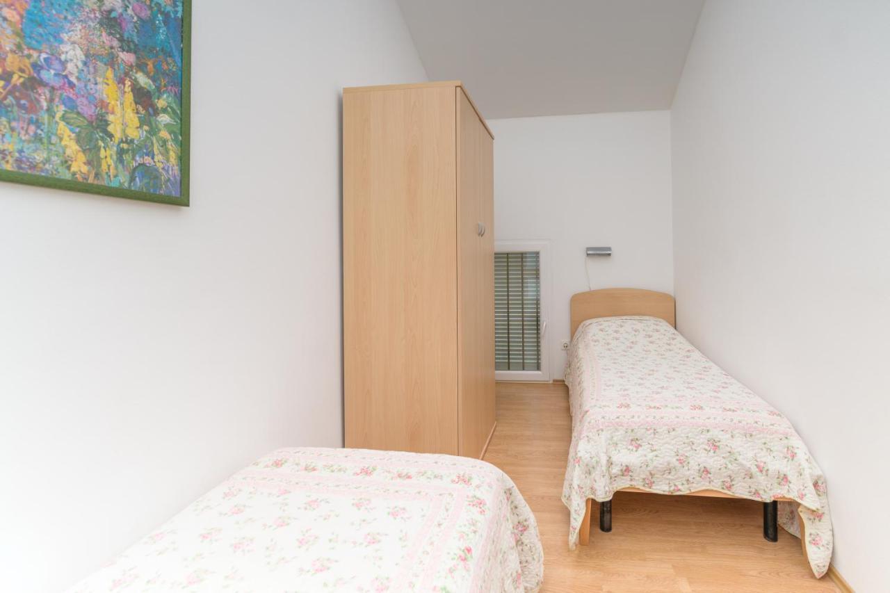 Apartmani Noris Martinšćica Eksteriør billede