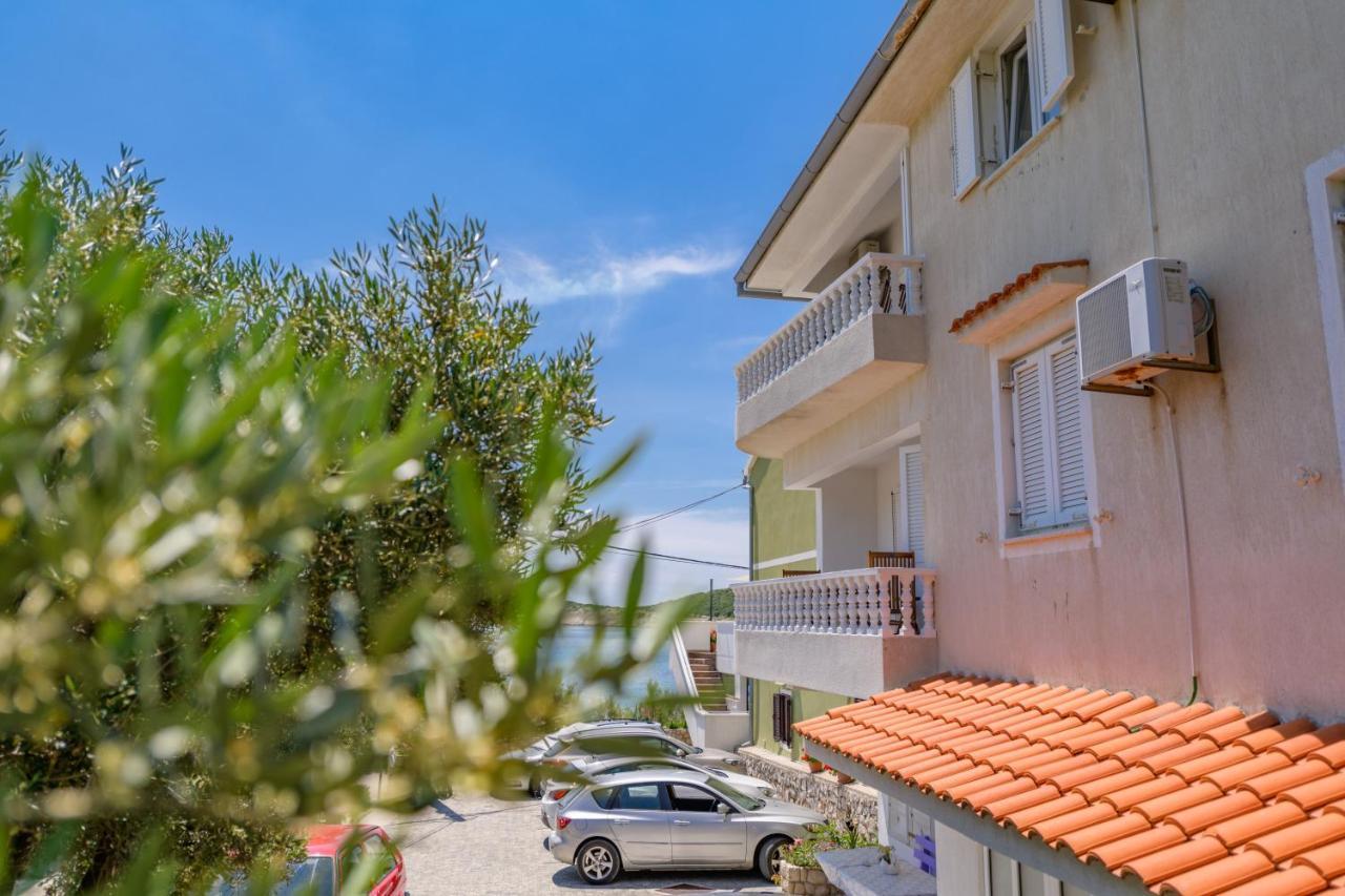 Apartmani Noris Martinšćica Eksteriør billede