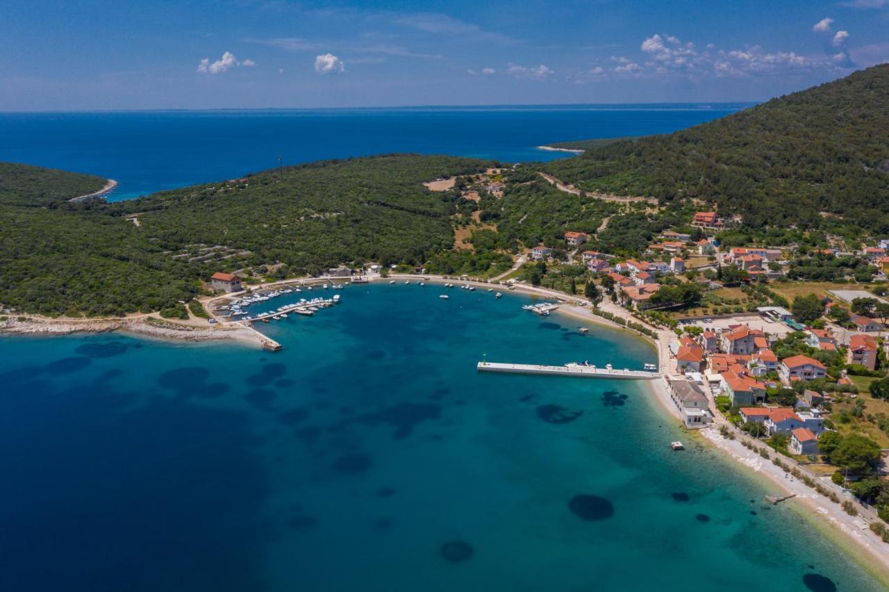 Apartmani Noris Martinšćica Eksteriør billede
